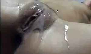 ගෙදර හැදූ වීඩියෝවේ ආ ...