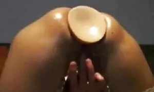 විදින ලද වහලෙකු ඇගේ  ...