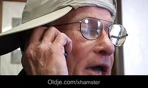 අං සහිත ආච්චිලා සීයල ...